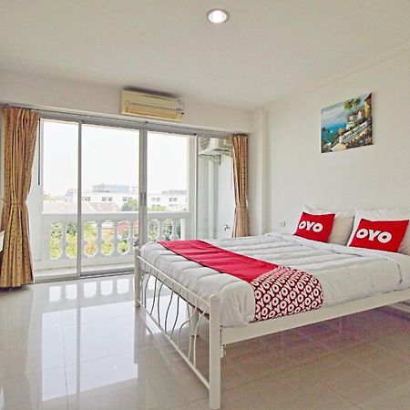 Super Oyo 498 Ladawan Villa Bangkok Exteriör bild