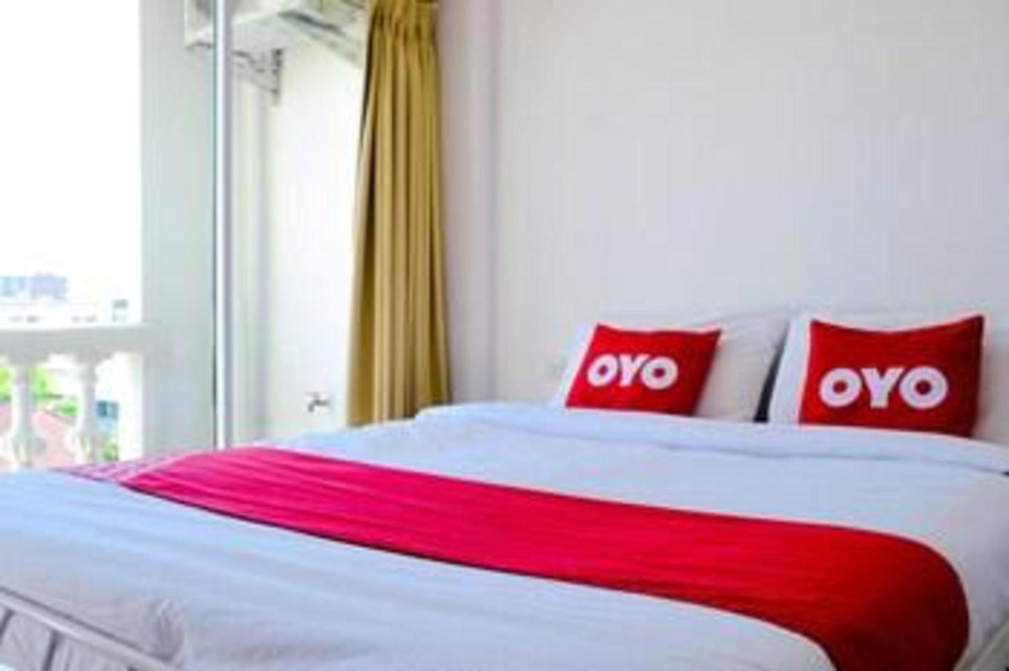 Super Oyo 498 Ladawan Villa Bangkok Exteriör bild