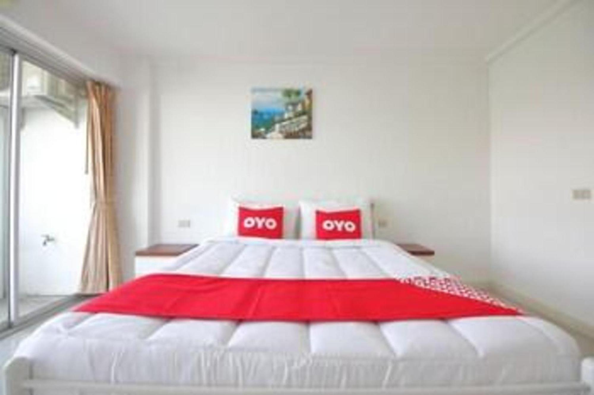 Super Oyo 498 Ladawan Villa Bangkok Exteriör bild