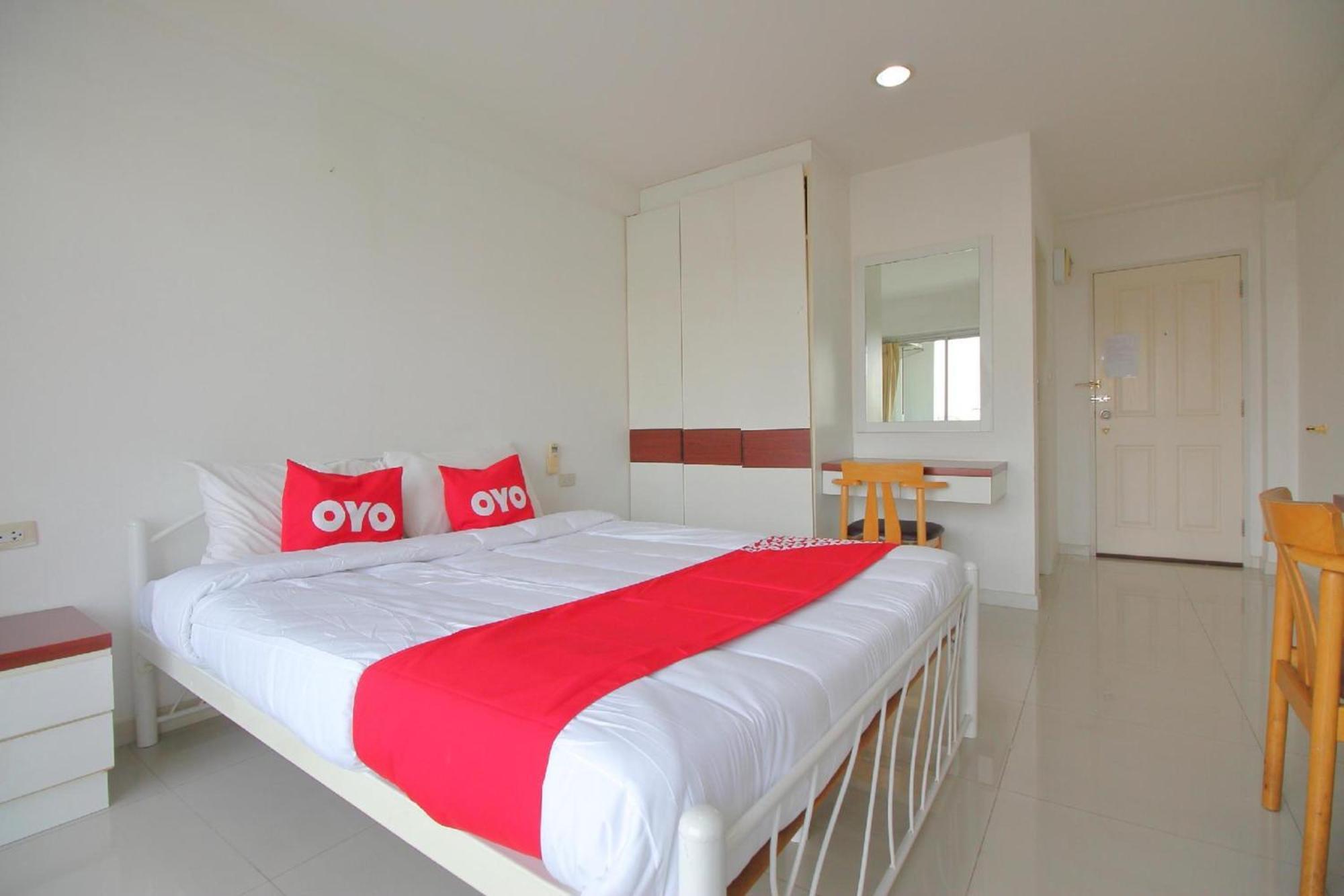 Super Oyo 498 Ladawan Villa Bangkok Exteriör bild