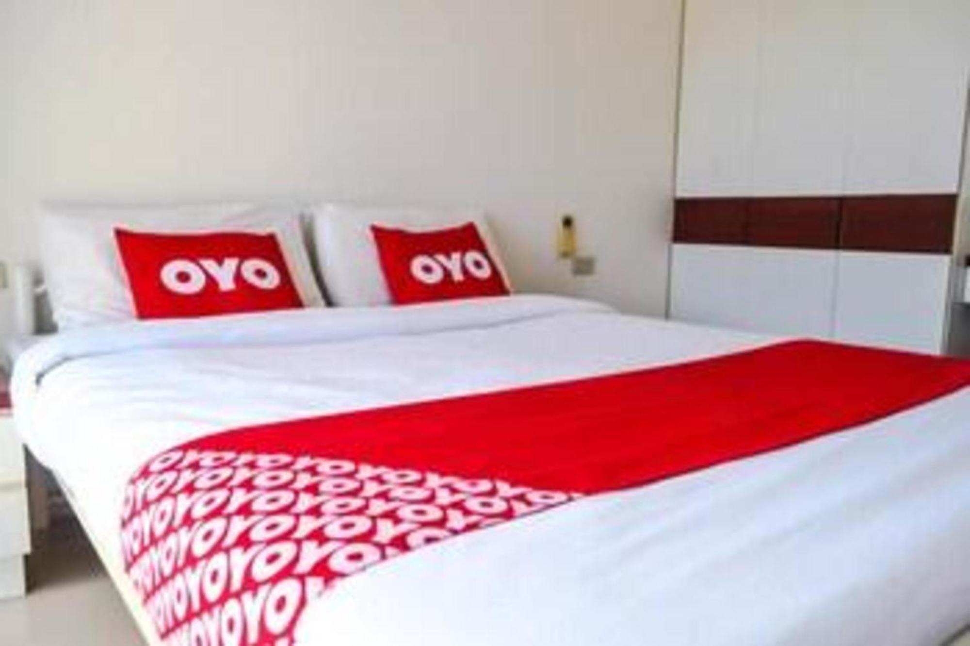 Super Oyo 498 Ladawan Villa Bangkok Exteriör bild