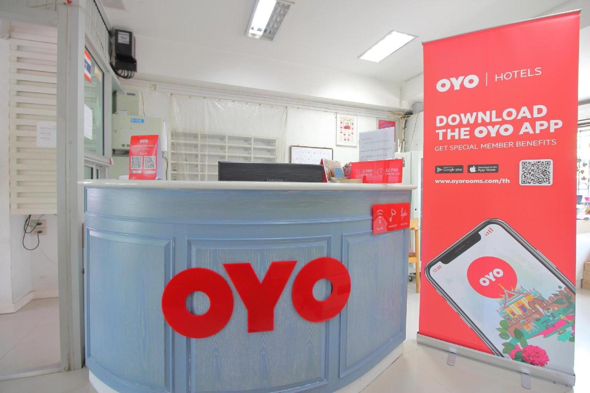 Super Oyo 498 Ladawan Villa Bangkok Exteriör bild