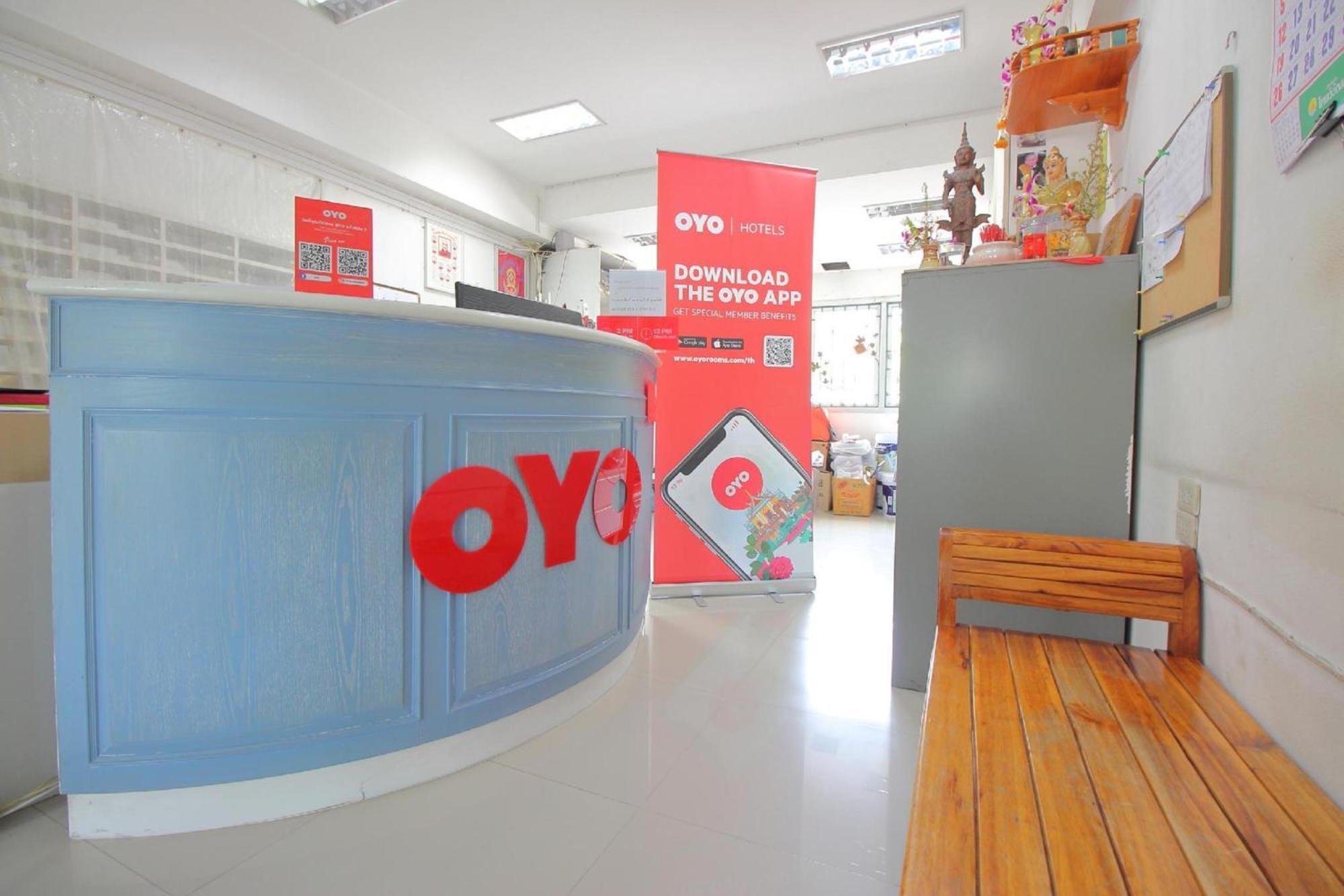 Super Oyo 498 Ladawan Villa Bangkok Exteriör bild