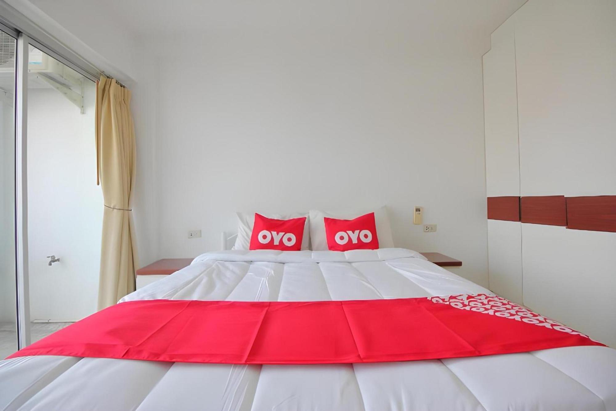 Super Oyo 498 Ladawan Villa Bangkok Exteriör bild