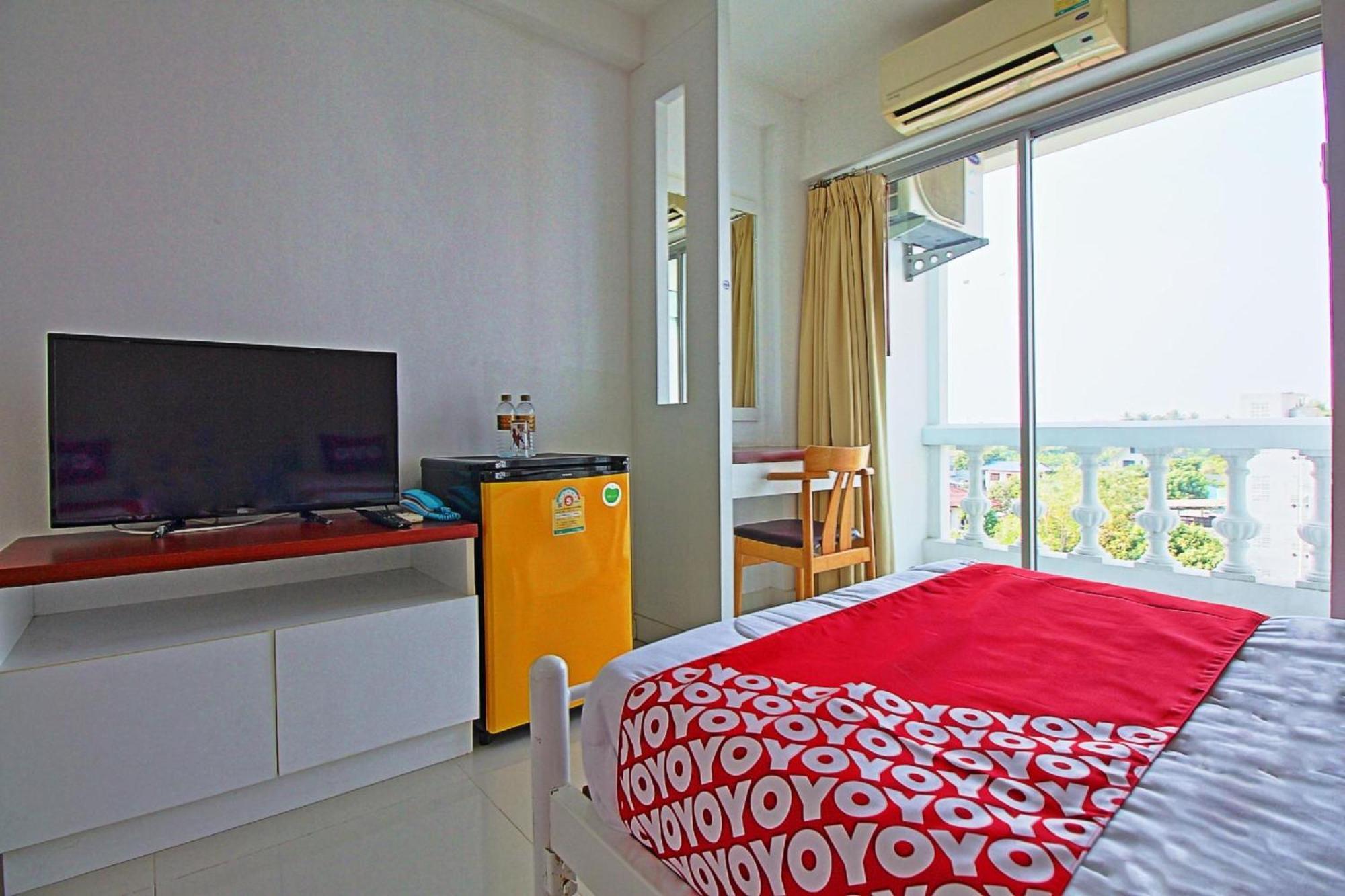 Super Oyo 498 Ladawan Villa Bangkok Exteriör bild