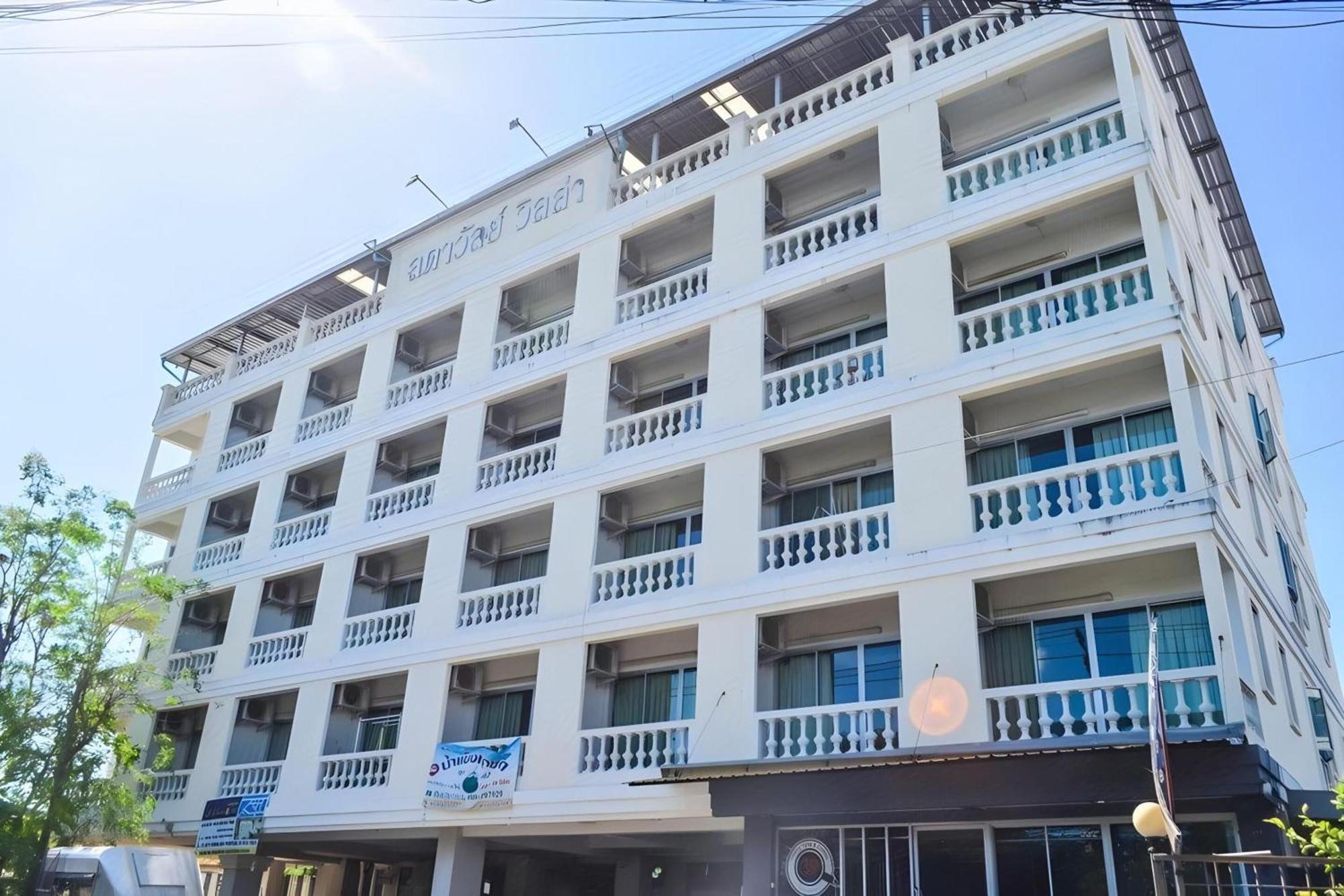 Super Oyo 498 Ladawan Villa Bangkok Exteriör bild