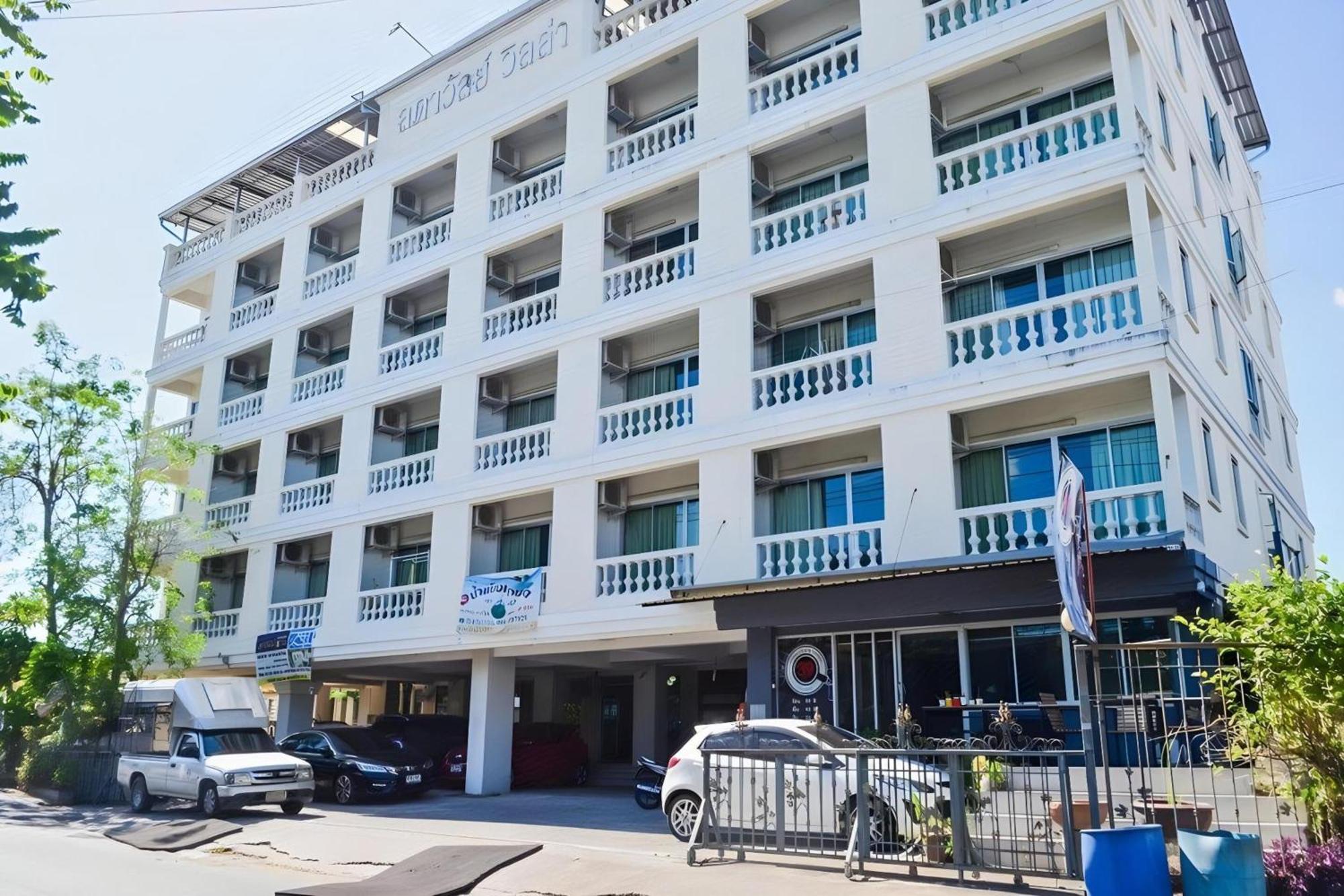 Super Oyo 498 Ladawan Villa Bangkok Exteriör bild