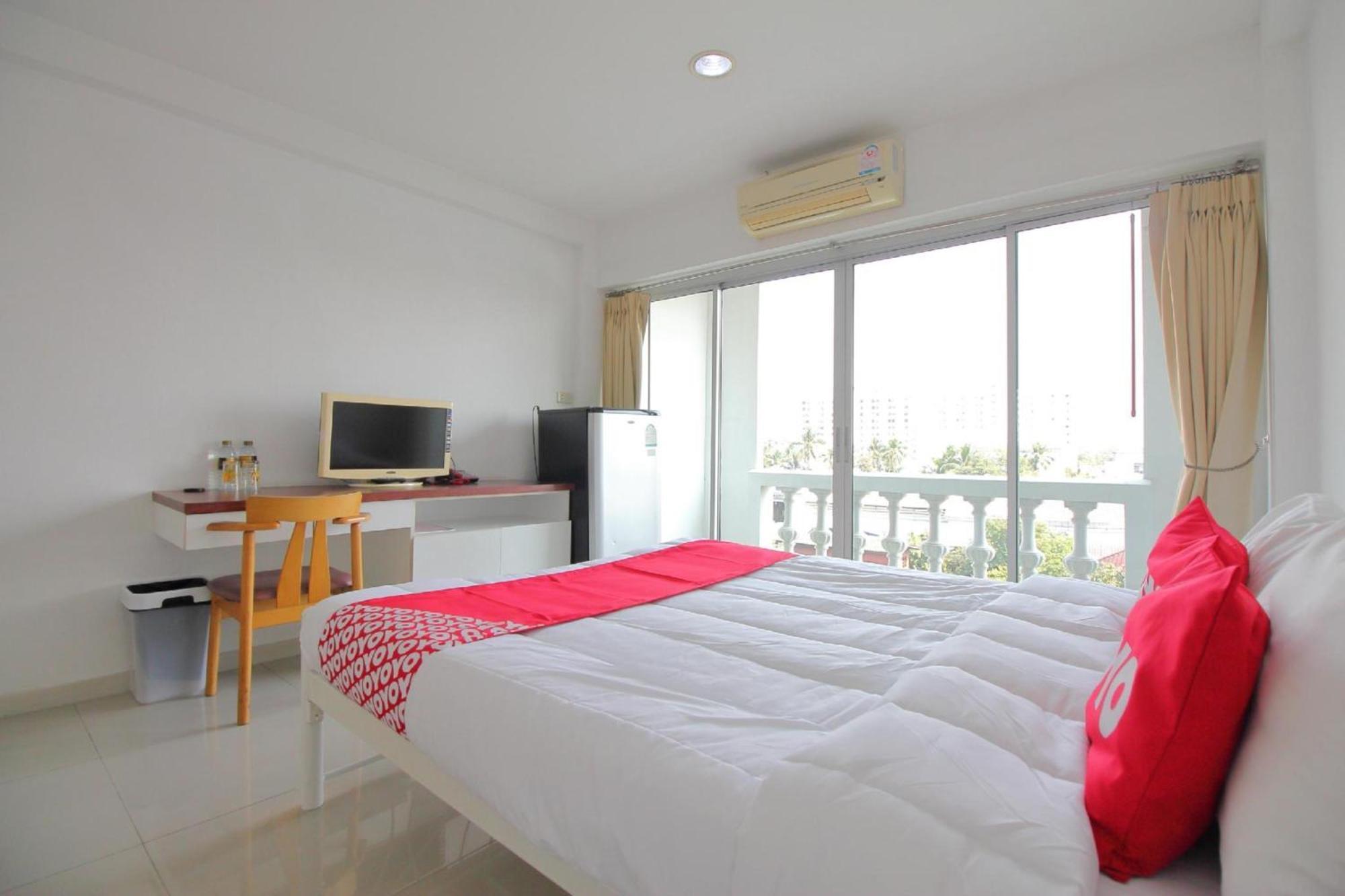 Super Oyo 498 Ladawan Villa Bangkok Exteriör bild